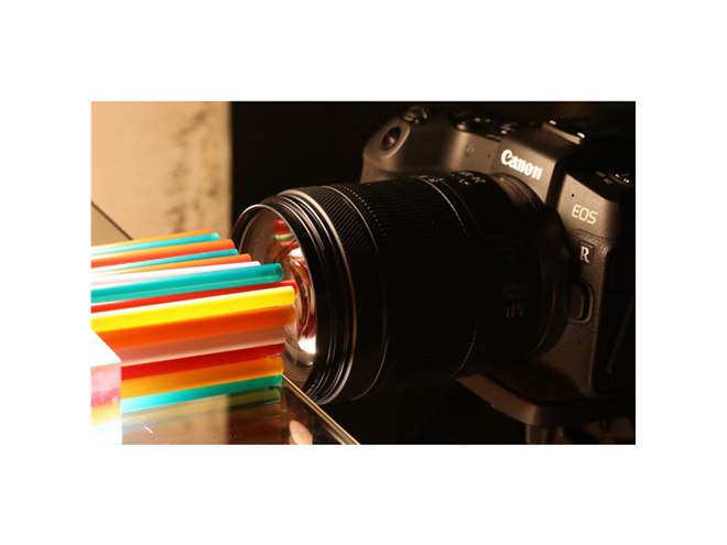 キヤノン、標準ズーム「RF24-105mm F4-7.1 IS STM」を66,000円で発売