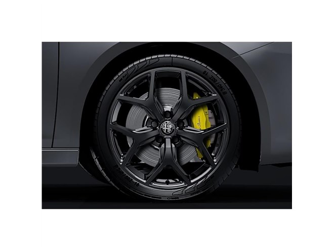 アルファ・ロメオ・ジュリエッタ」につや消し特別外装色の限定車