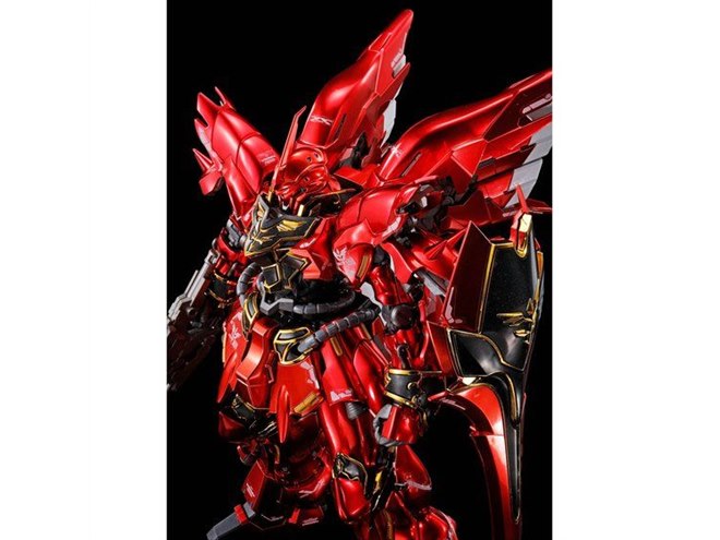 バンダイ、半艶消しメッキを施した「シナンジュ」RGガンプラ発売