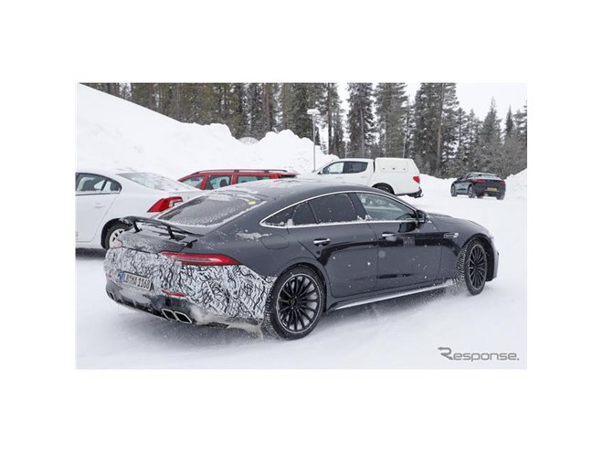800馬力のスーパー4ドアクーペ誕生へ…メルセデスAMG GT に「73」、充電
