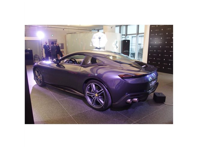 フェラーリの新型FRクーペ「ローマ」日本デビュー - 価格.com