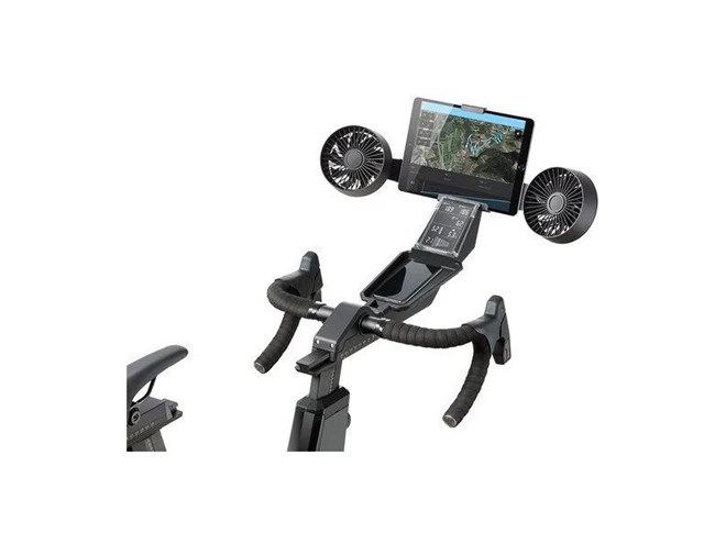 屋内でも本格的なサイクリング」Tacx NEO Bike Smart Trainerが4