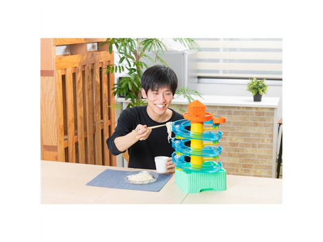タカラトミー、コースをカスタマイズできる「そうめんスライダー