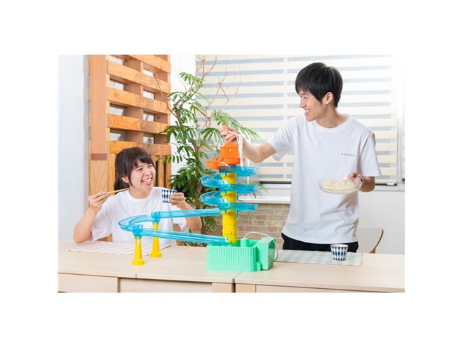 タカラトミー、コースをカスタマイズできる「そうめんスライダー