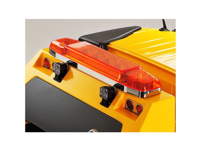 ボルボ FH16」電動RC、伸縮するウインチブーム/アンダーリフト付き