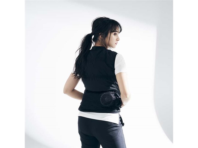 税別24,990円、黒を基調とした空調服「ファンベスト」をアルペン