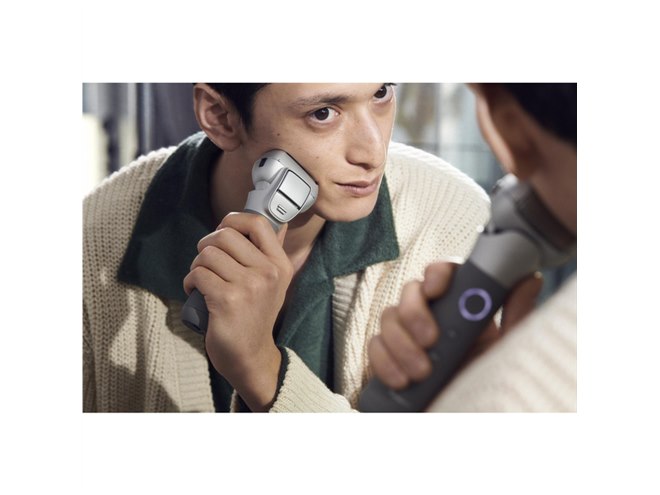 パナソニック、シェービング時に肌も手入れできる「ラムダッシュ ES