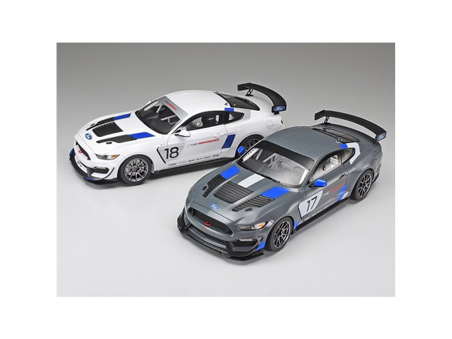 マスタングGT4」1/24模型、「＃18」と「＃17」のカラー選択式 - 価格.com