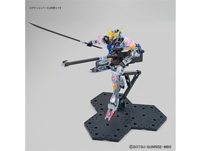 バンダイ、クリアカラーの限定ガンプラ「MG 1/100 ガンダム