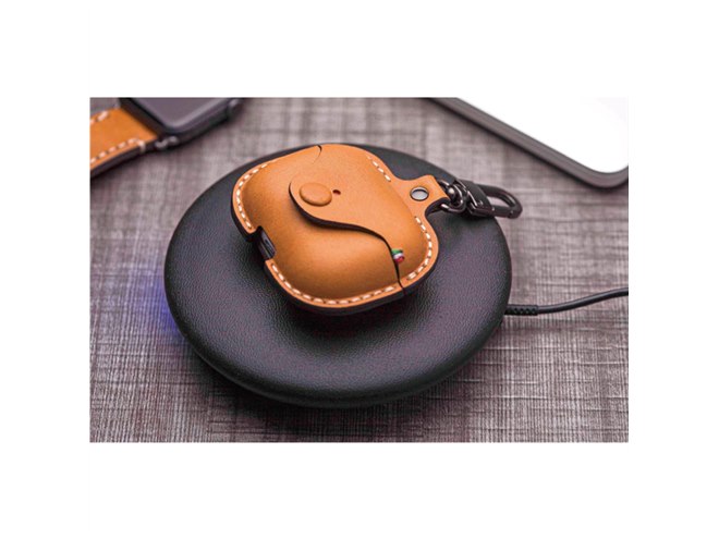 FOX、ワイヤレス充電対応の「AirPods Pro」用レザーケース2種 - 価格.com