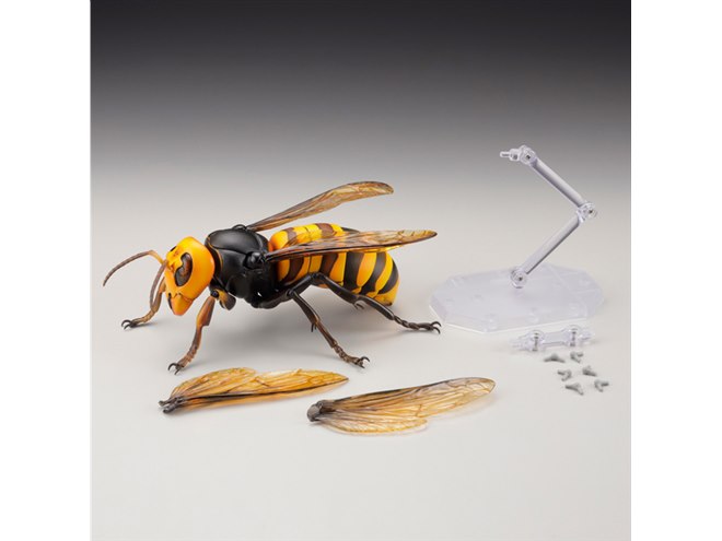 全長18cm、毒針出現ギミック搭載の海洋堂「リボジオ オオスズメバチ
