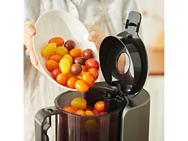 ヒューロム、内径136mmの「メガホッパー」搭載のスロージューサー