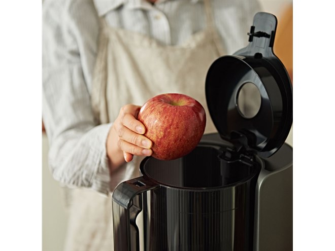 ヒューロム、内径136mmの「メガホッパー」搭載のスロージューサー