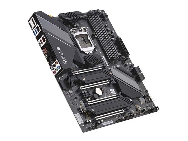 Super Micro、4基のPCIe x16スロットを装備したゲーミング