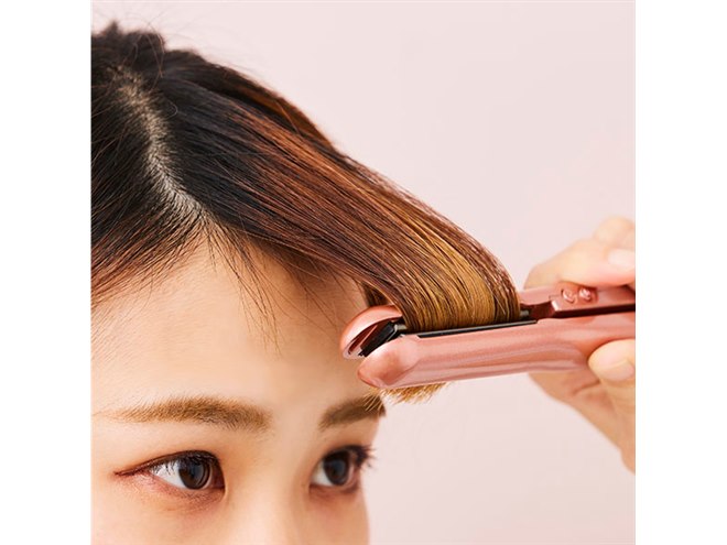 ビックカメラ、“艶カラー”採用の全長17cmミニヘアアイロン「HTG-3000