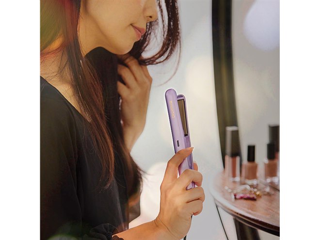 ビックカメラ、“艶カラー”採用の全長17cmミニヘアアイロン「HTG-3000