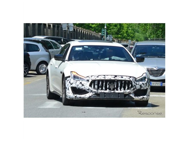 これが新ノーズだ！マセラティ クアトロポルテ が大幅改良へ…48V