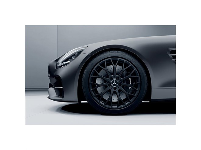 メルセデスAMG GT」に特別仕様車「ナイトエディション」登場 40台の