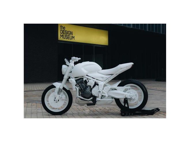 トライアンフが「トライデント」のプロトタイプを発表 3気筒エンジンの