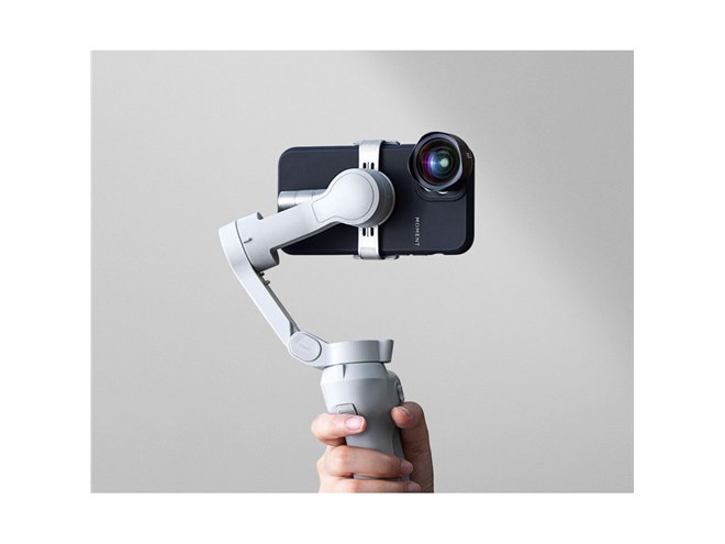 DJI、マグネット着脱式で折りたたみ設計のスマホ用スタビライザー「DJI