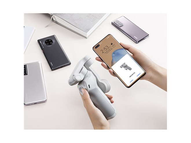 DJI、マグネット着脱式で折りたたみ設計のスマホ用スタビライザー「DJI