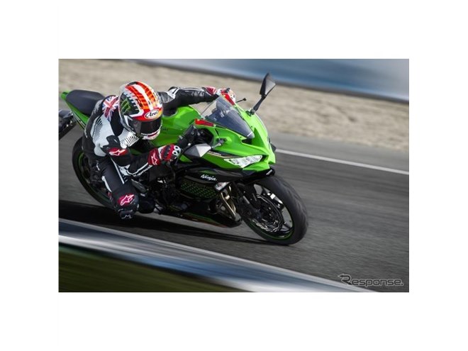 カワサキNinja ZX-25R ダンロップ・スポーツマックスGPR-300を採用