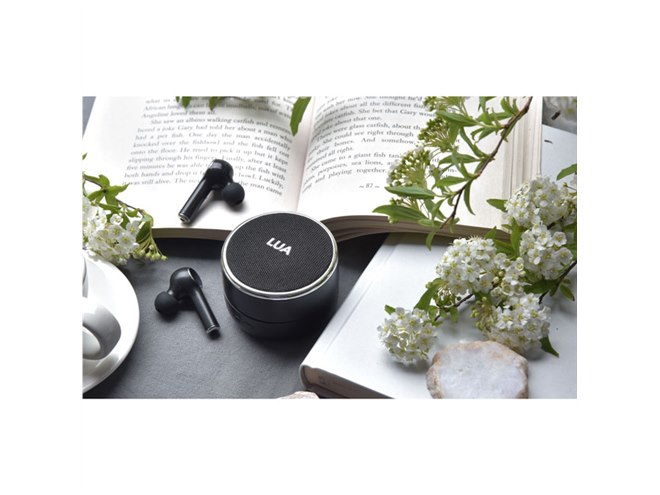 リスティック、充電ケースをスピーカーとして使える完全