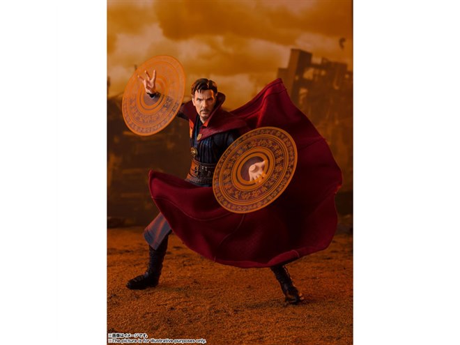 バンダイ、ワイヤー内蔵の布マント付き「S.H.Figuarts ドクター