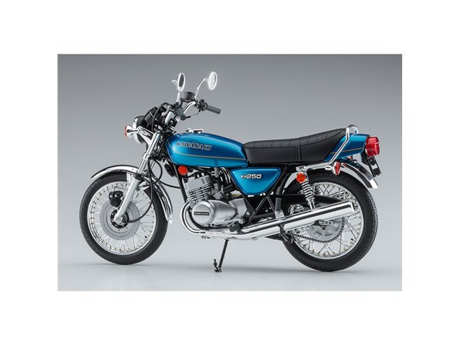 ハセガワ、1977年式モデルを再現した「カワサキ KH250-B2」1/12模型 - 価格.com