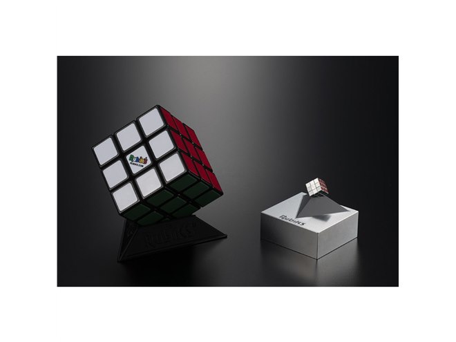 各辺0.99cm、“世界最小”の公式ルービックキューブが税別18万円で発売