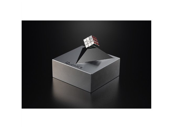 各辺0.99cm、“世界最小”の公式ルービックキューブが税別18万円で発売