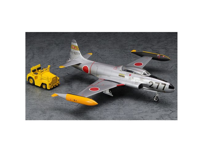 ハセガワ、イエローの牽引車付き「T-33A シューティングスター」1/72
