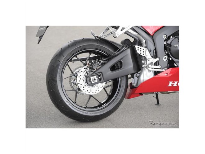 ホンダ CBR600RR 試乗】「格闘しなくていい」ジャストサイズのスーパー