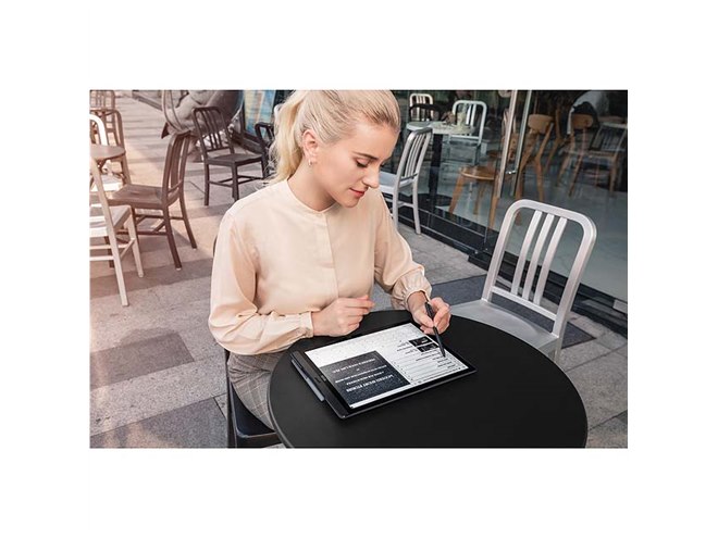 SKT、フロントライトを搭載した13.3型E Inkタブレット「Boox Max Lumi