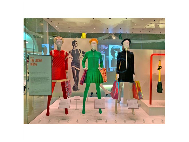 1960年代「MARY QUANT」を着こなしたレトロなリカちゃん、数量