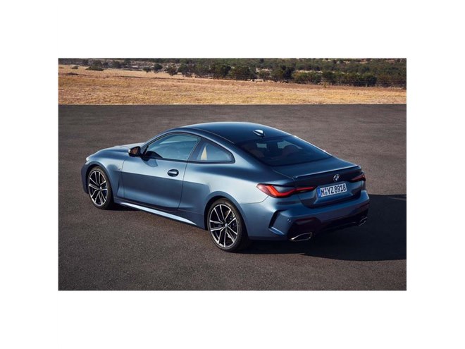 フロントまわりにインパクト 新型「BMW 4シリーズ クーペ」上陸 - 価格.com