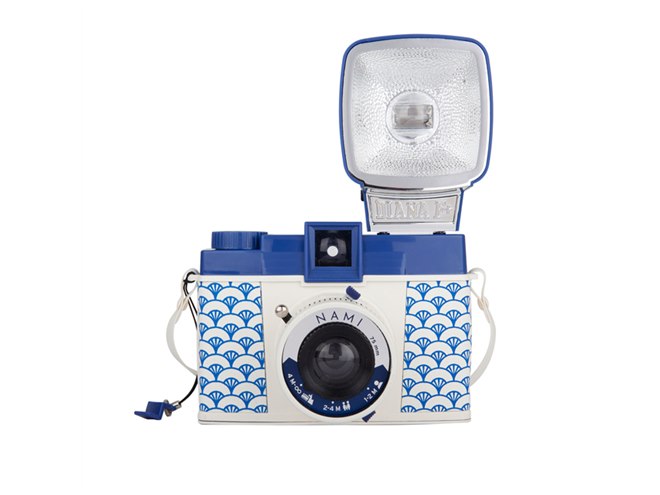 ロモ、日本の青海波模様にインスピレーションを受けた「DianaF+ 波