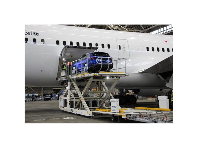 スバル レヴォーグ 新型】飛行機に車を積み込むデモ…コラボした理由