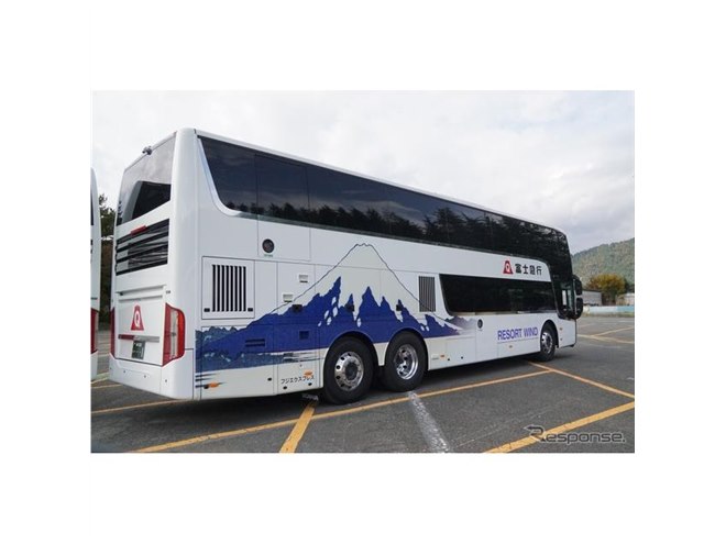車体に北斎の富士、2階建てバス…富士急グループが高速バス路線に導入