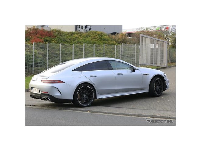 メルセデスAMG GT 4ドアクーペにPHEV「73e」追加の可能性…改良プロトを