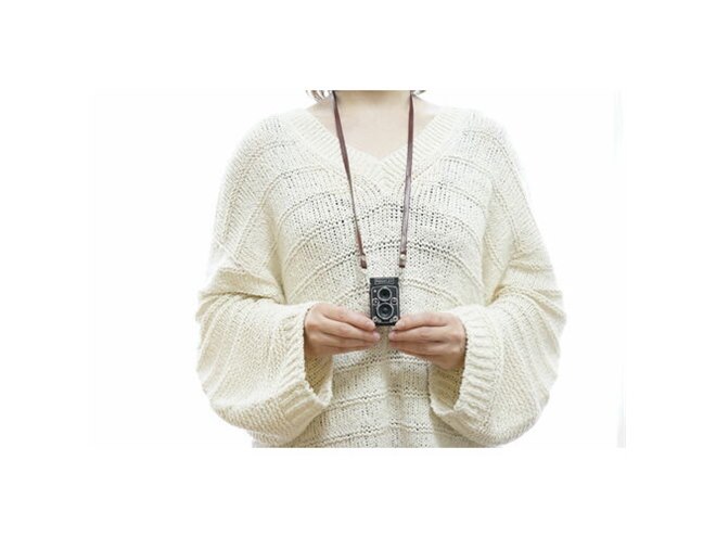 写真/動画/音声記録に対応、二眼レフの形をしたトイデジタルカメラ