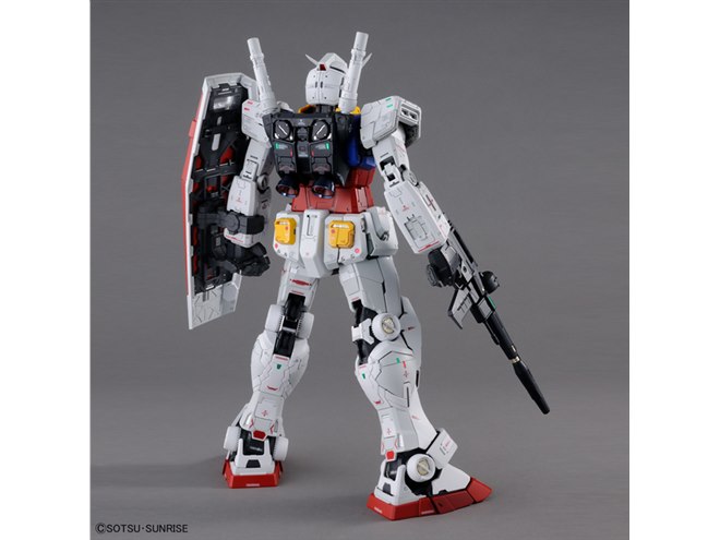 バンダイ、“究極のガンプラ”「PG UNLEASHED RX-78-2」2月生産分を一般発売へ - 価格.com