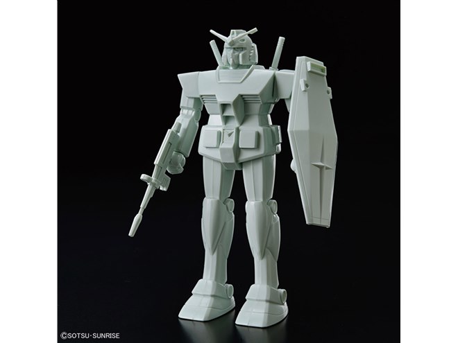 バンダイ、ガンプラ「1/144 RX-78-2 ガンダム」進化の軌跡を追った限定