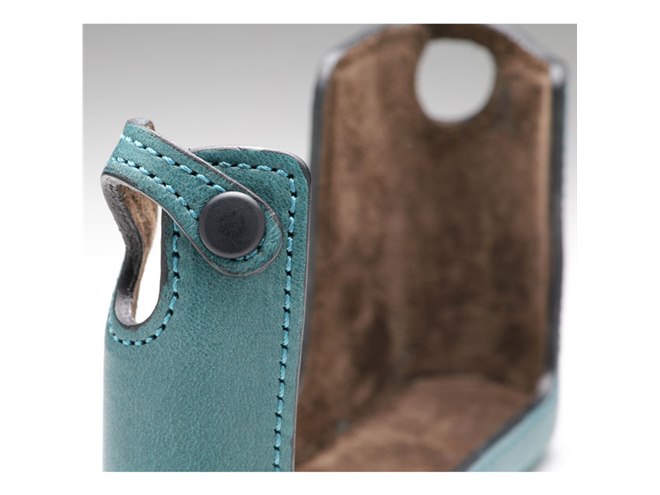 INDUSTRIA、「ライカQシリーズ」専用のストラップ付きレザーケース