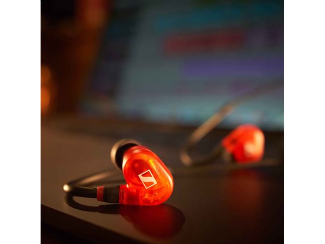 ゼンハイザー、Bluetoothコネクターをセットにした「IE 100 PRO BT