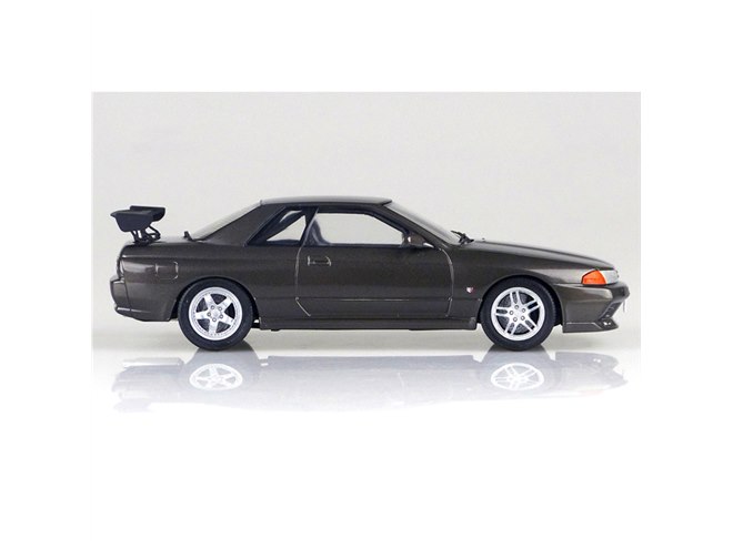 AOSHIMA、「頭文字D」北条凛の「R32 スカイラインGT-R」を再現 - 価格.com