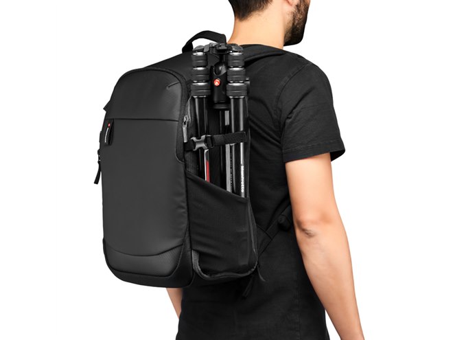 マンフロット、 「アドバンス2」に三脚をぴったり収納できるバック