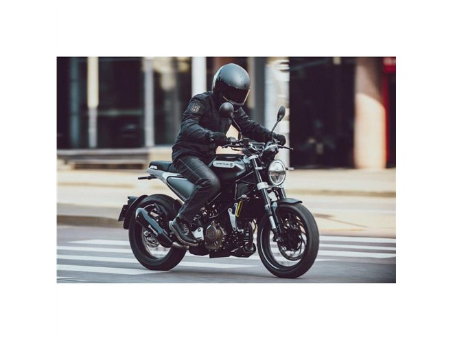 ハスクバーナの原付二種モデル「スヴァルトピレン125」 最新