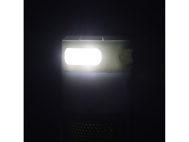 STAYER、水と塩で発電できる「LEDランタン兼充電器」にAM/FM