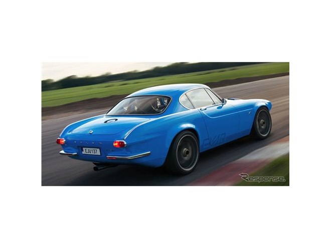 ボルボの名車『P1800』、420馬力ターボ搭載で甦る…雪上ドリフト